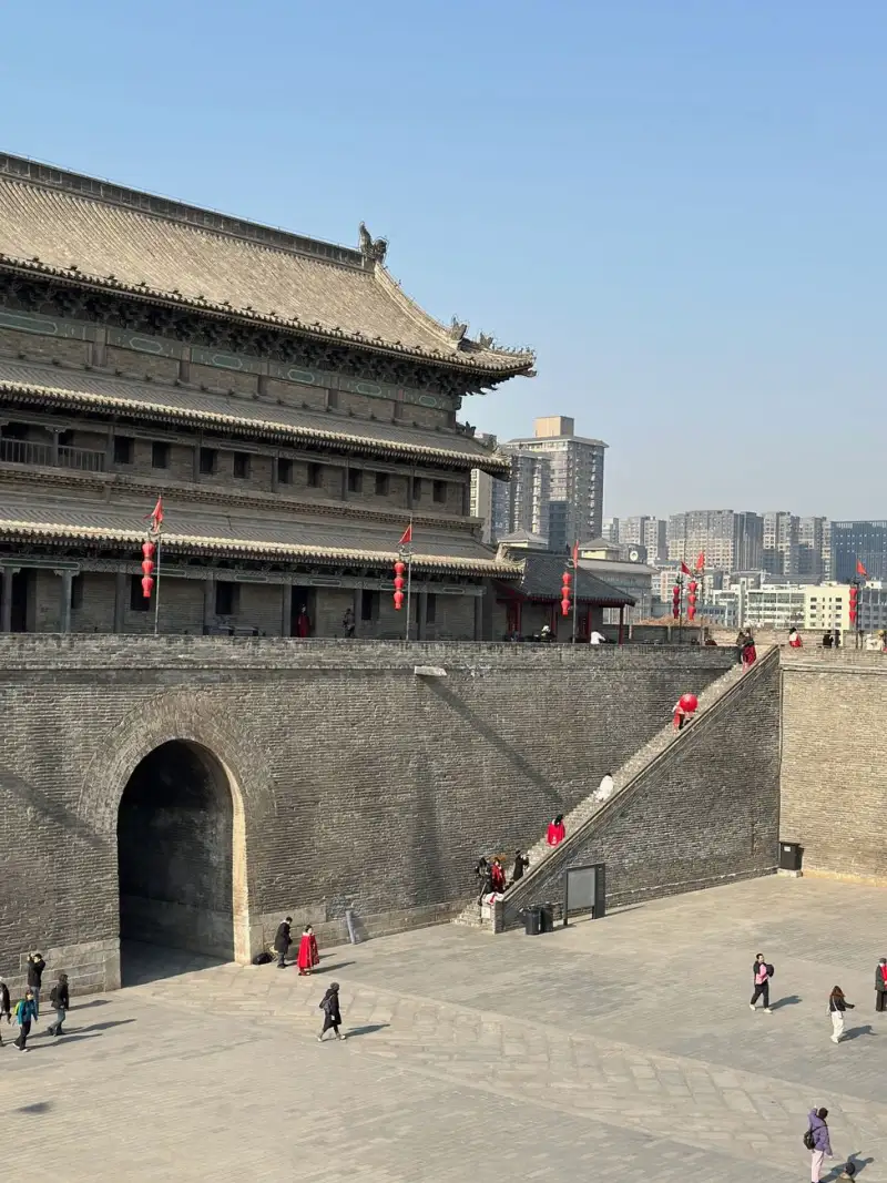 企业园区桥架安装方案设计及弱电布线规范解析