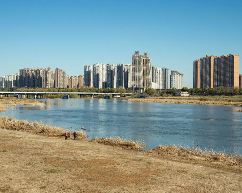 企业园区综合布线方案设计：从机柜上架到标签标识的全流程管理