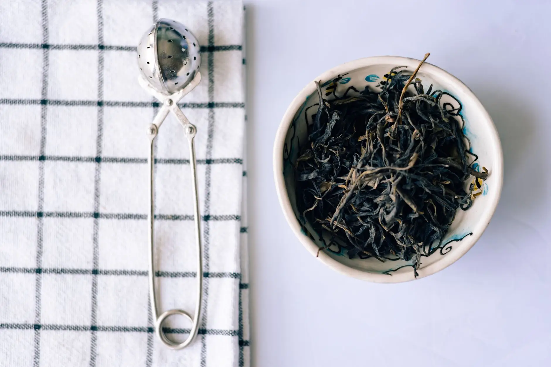 企业机房机柜上架规范与标签标识管理实用指南